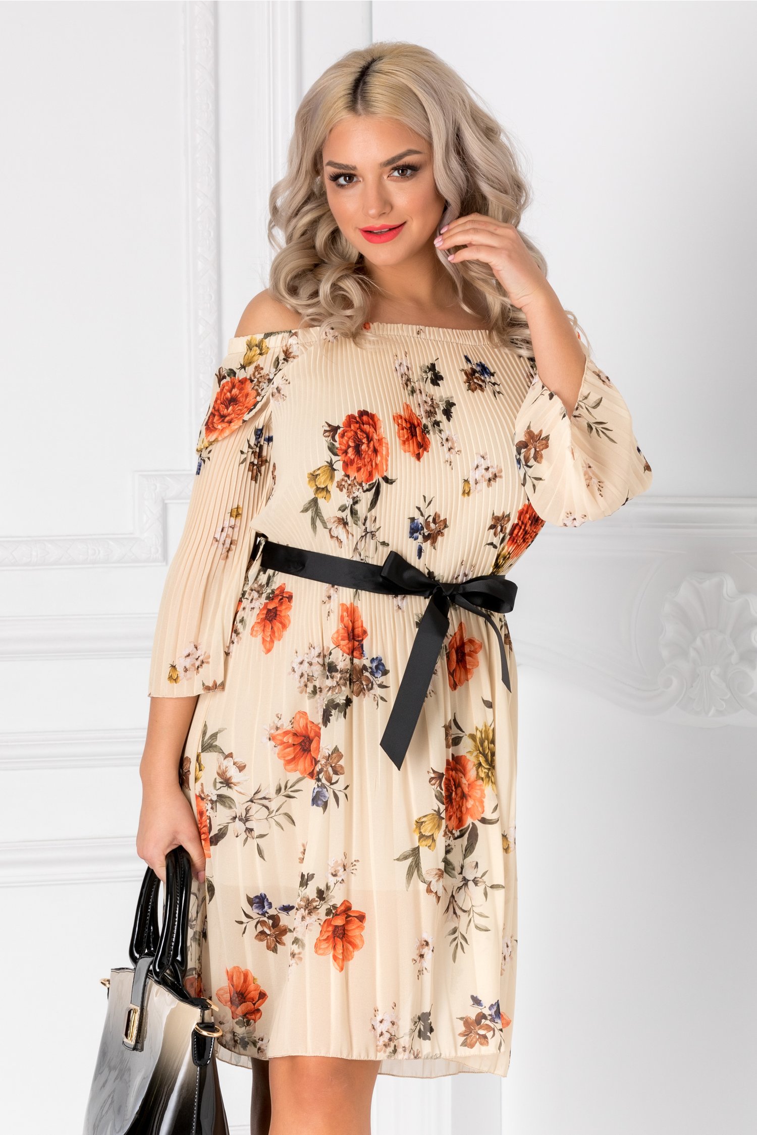 Rochie Rachelle bej plisata cu imprimeu floral