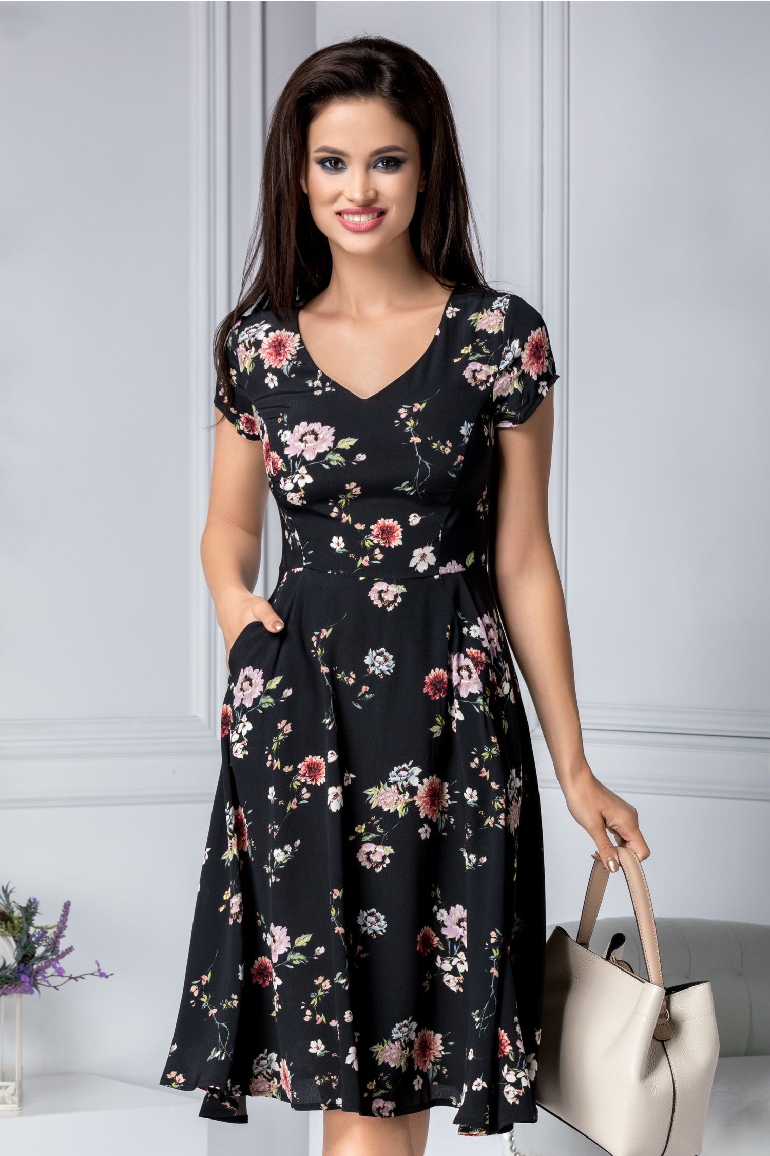 Rochie Raisa neagra cu imprimeu floral