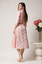 Rochie roz midi de zi cu buline gri si decolteu