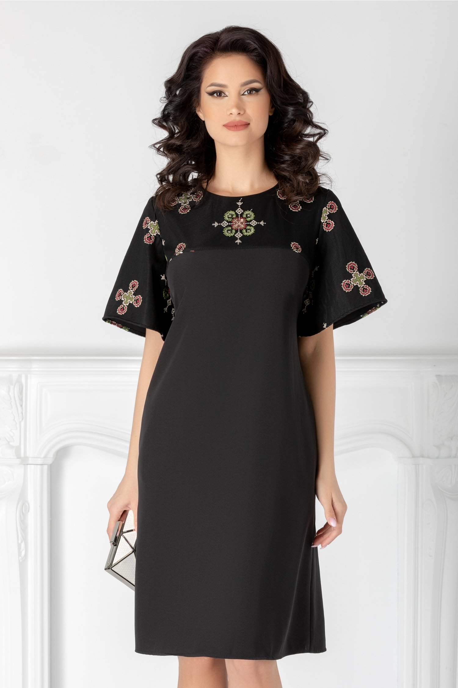 Rochie Sore neagra cu tul brodat traditional