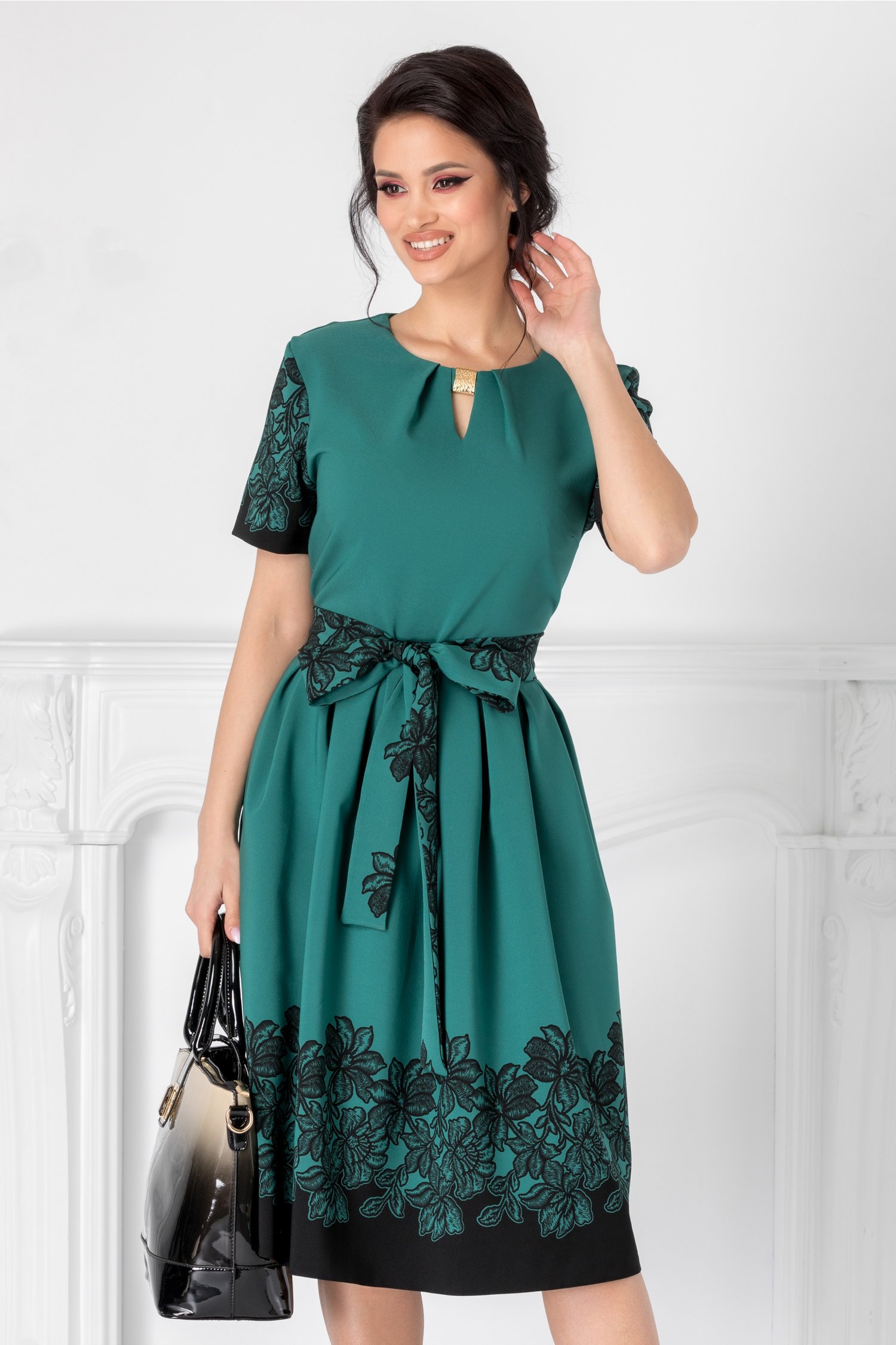 Rochie Thea verde cu flori negre