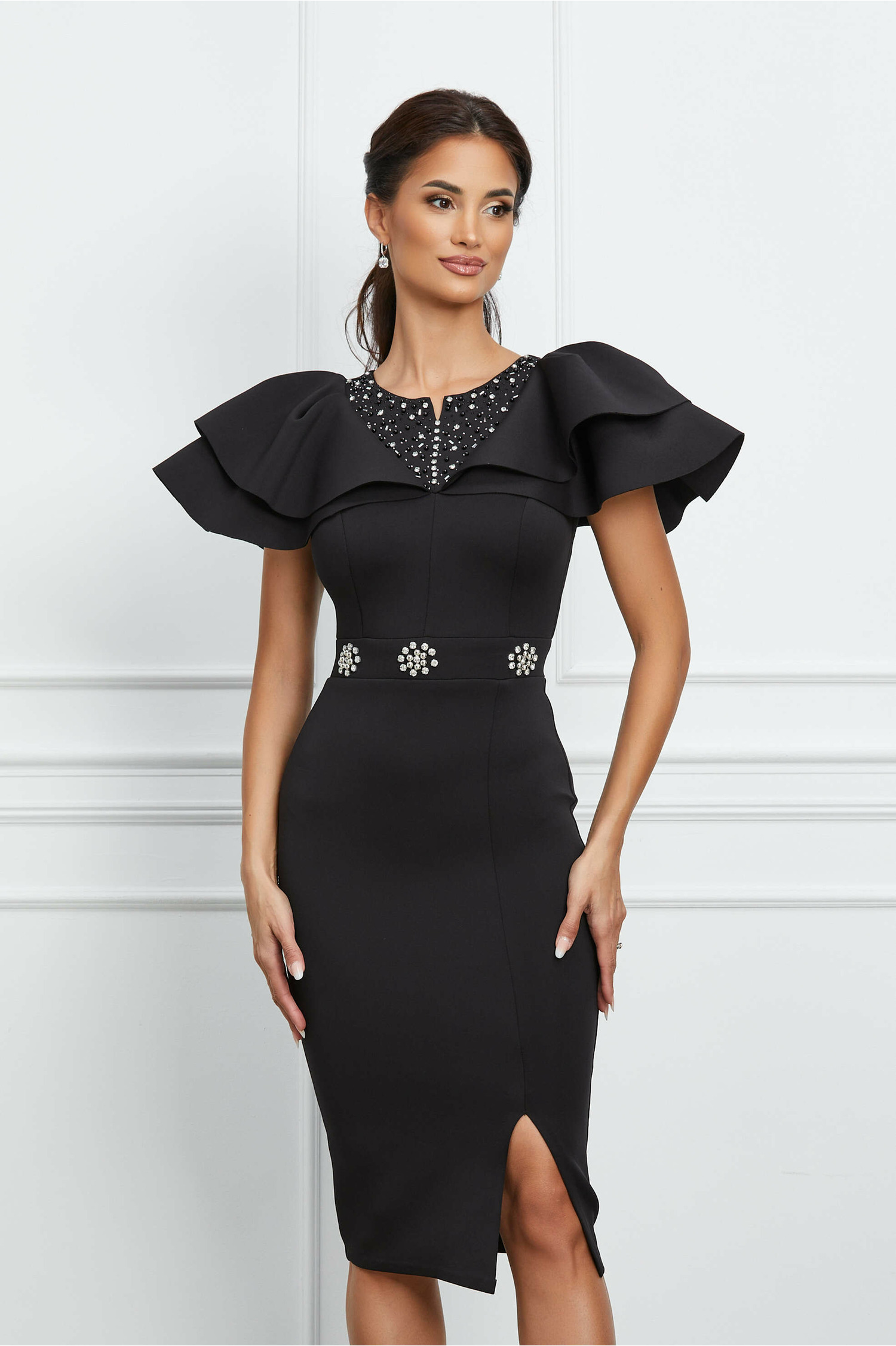 Rochie de ocazie neagra din neopren cu strasuri