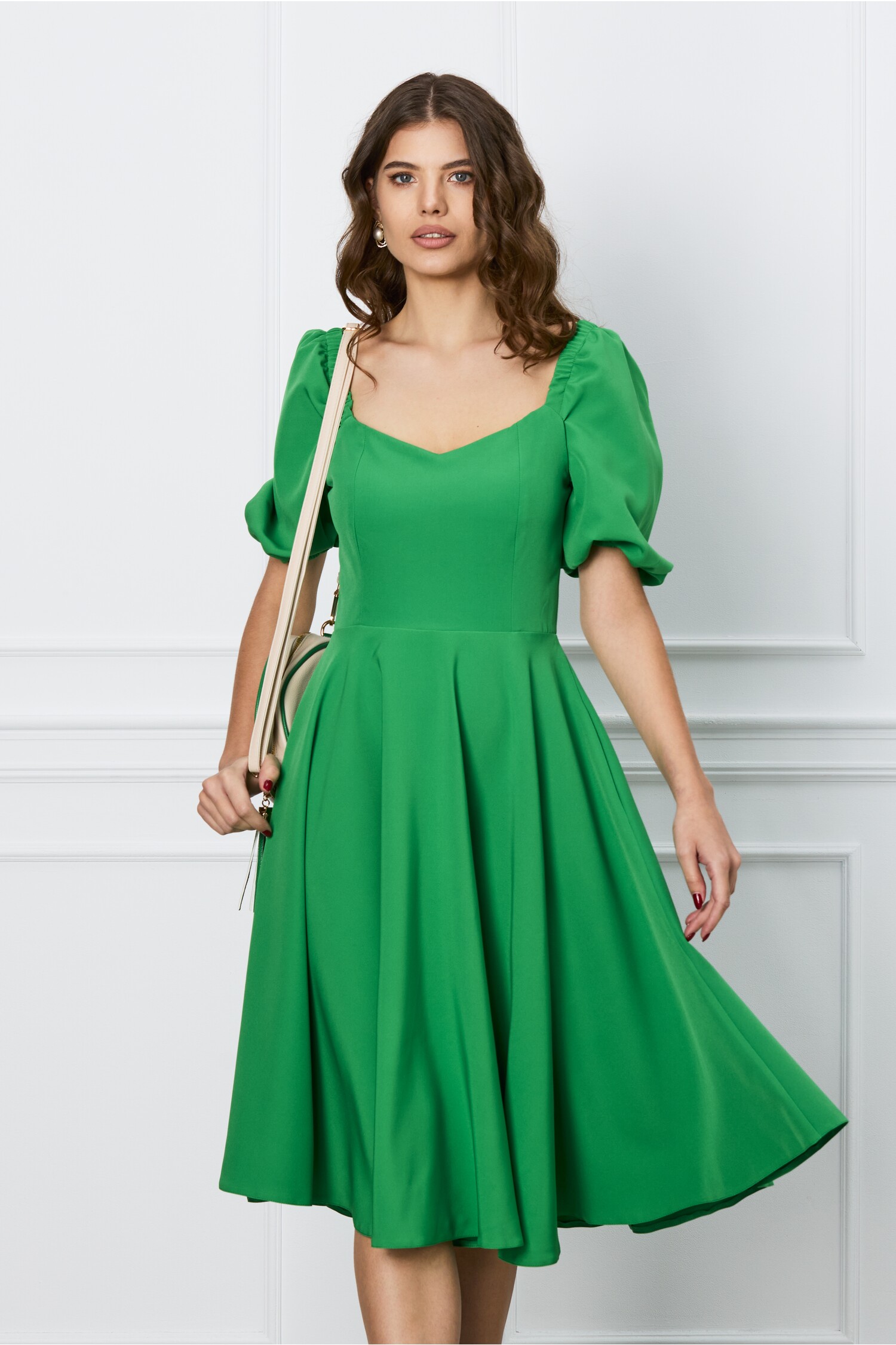 Rochie verde cu elastic la umeri