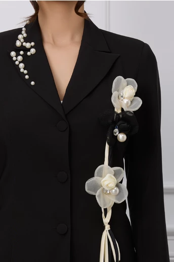 Sacou LaDonna negru cu flori 3D si perle