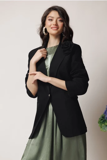 Sacou office din stofa negru cu floare maxi pe bust