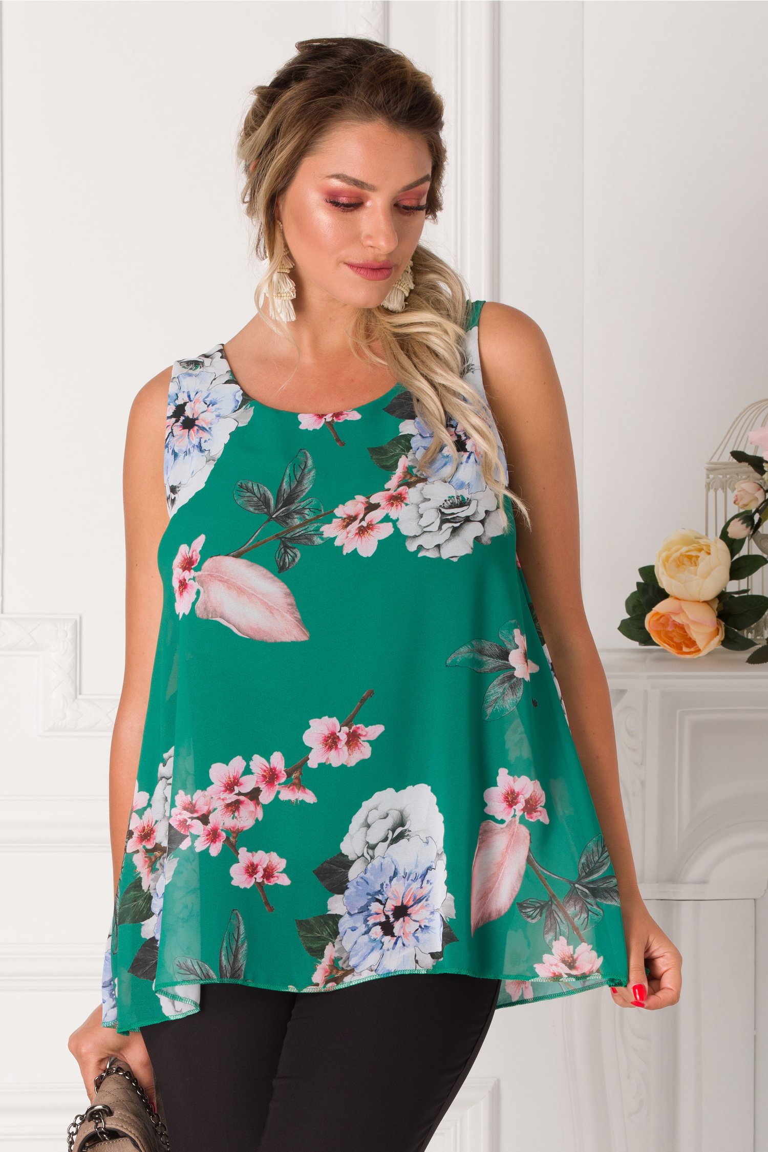 Top lulu verde cu imprimeu floral si fundita la spate