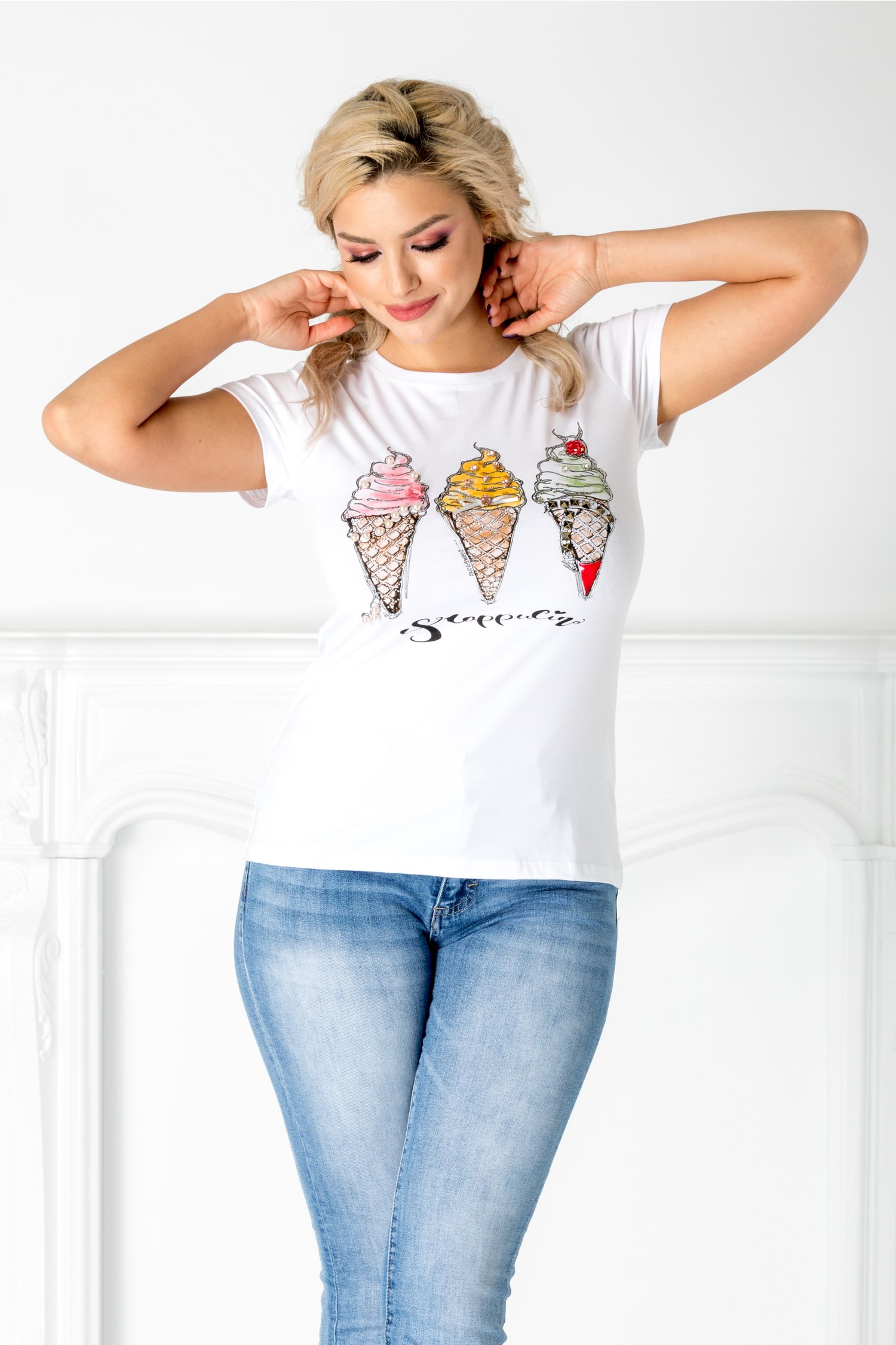 Tricou alb cu inghetata si detalii argintii