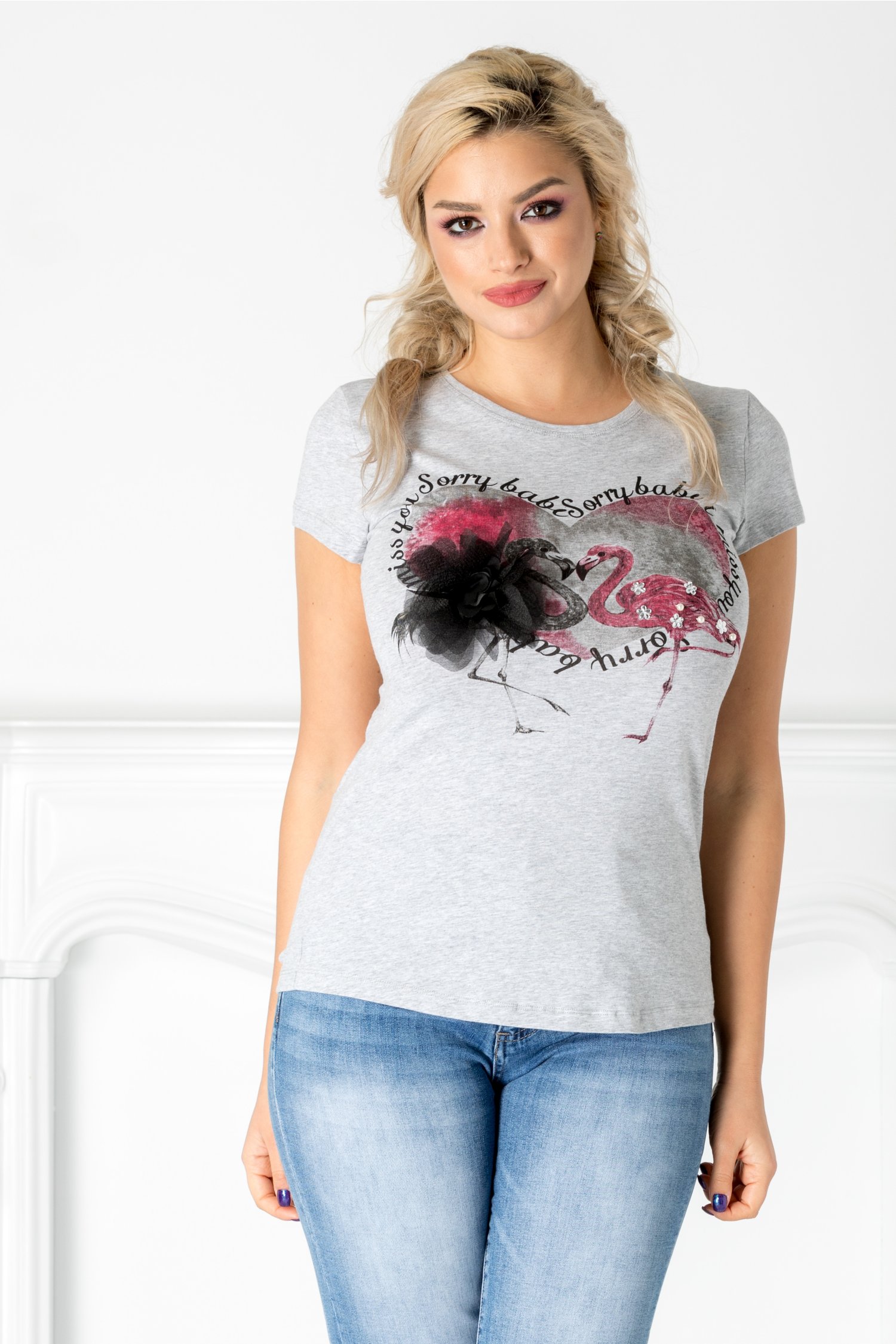 Tricou gri cu flamingo si floare 3D aplicata