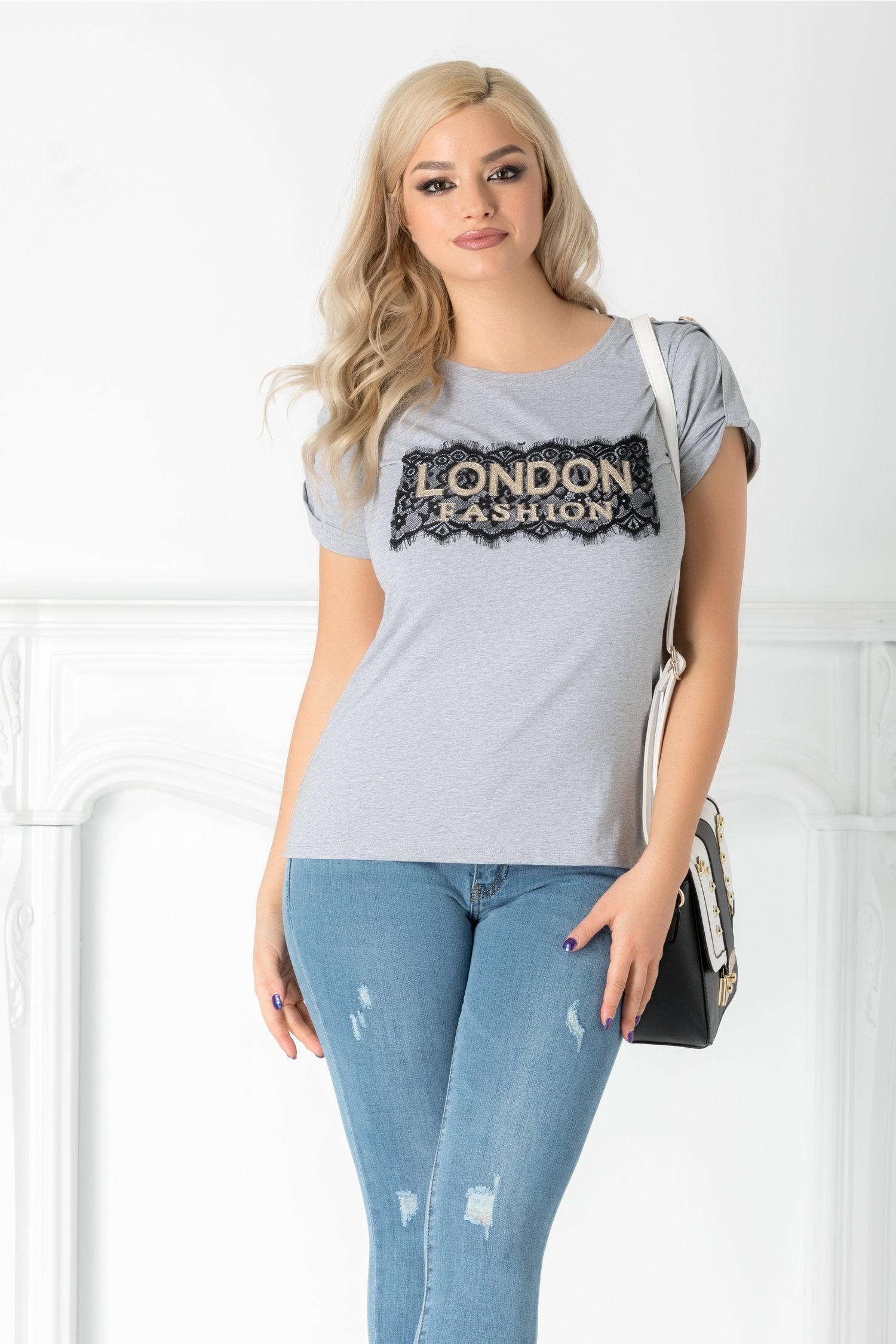 Tricou London gri cu aplicatie aurie si dantela la bust