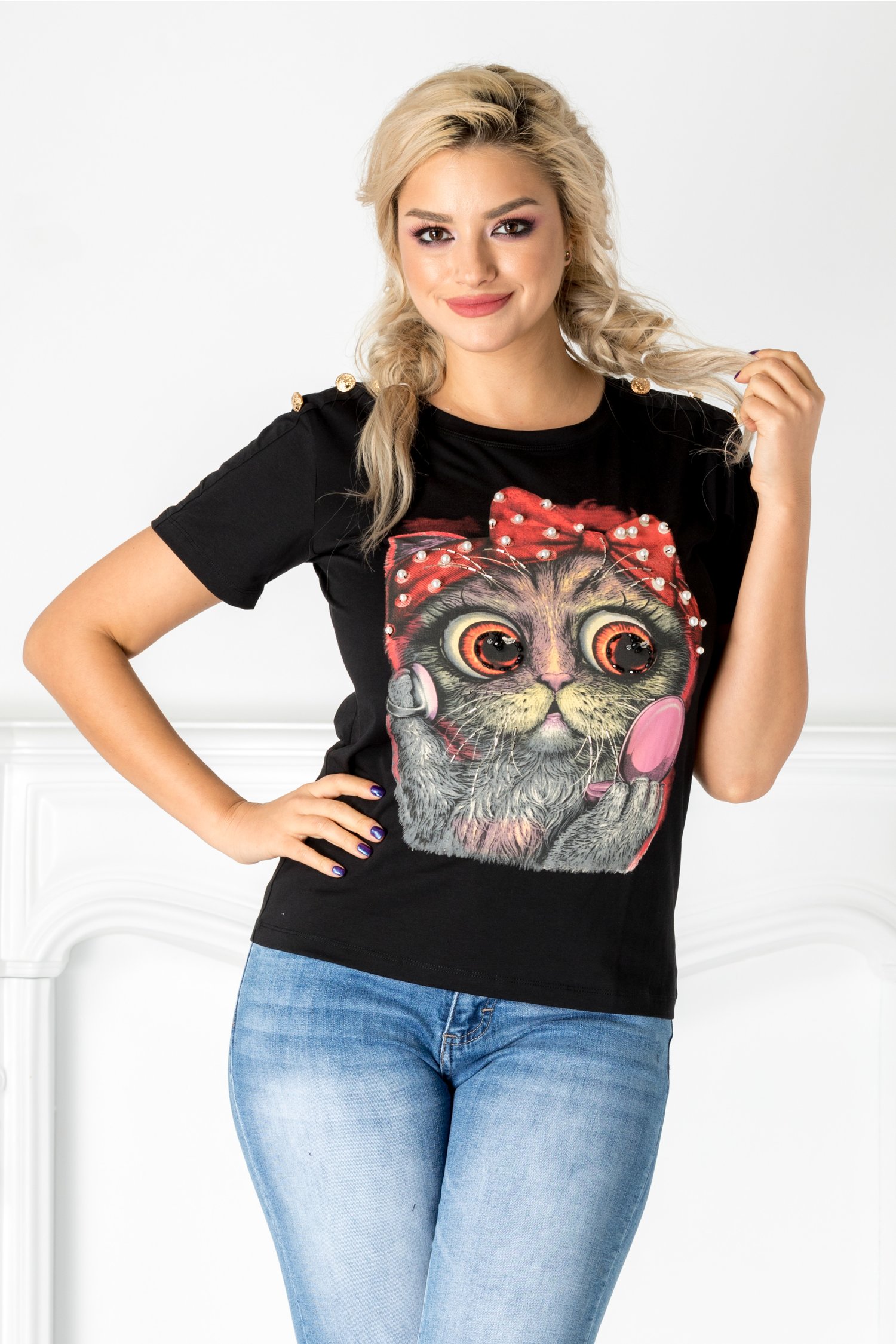 Tricou negru cu pisica si margelute