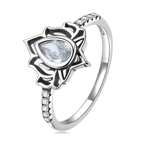 Сребърен пръстен Studded White Lotus