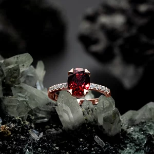 Сребърен пръстен от розово злато Splendid Garnet