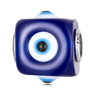 Сребърен талисман куб синьо око
