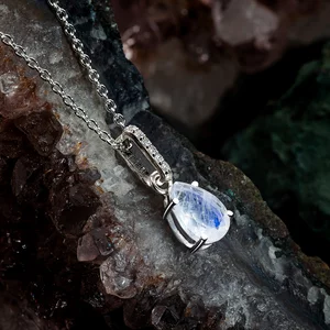 Ezüst Moonstone jázmin medál