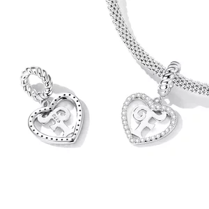 Hallgassa meg az F betűt, ezüst talizmánt