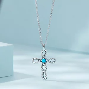 Twisted Cross ezüst nyaklánc