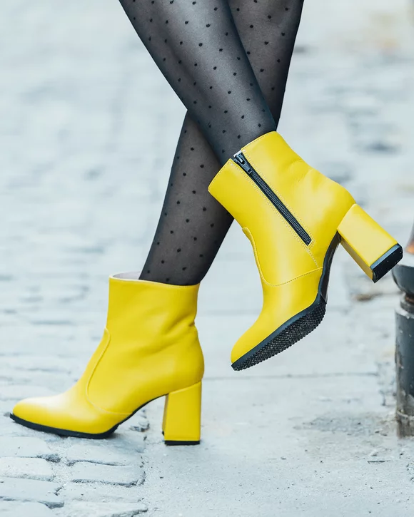 Botine Captusite Piele Naturala Galbene WIZ04