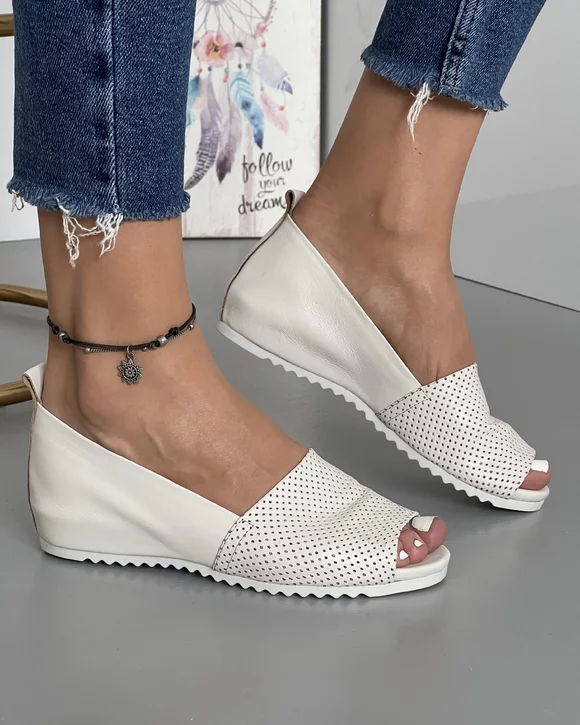 Pantofi De Dama Casual Piele Naturala Decupati Bej Deschis AKB202
