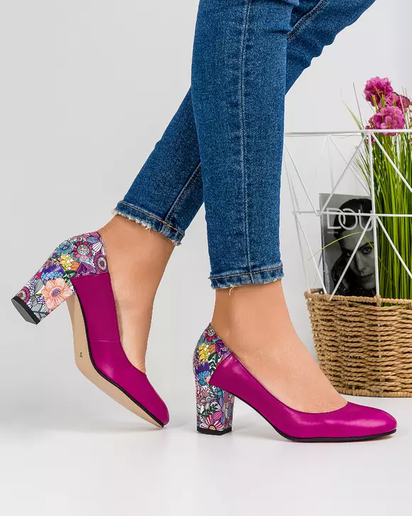 Pantofi eleganti dama piele naturala fucsia cu toc imbracat si model floral WIZ23