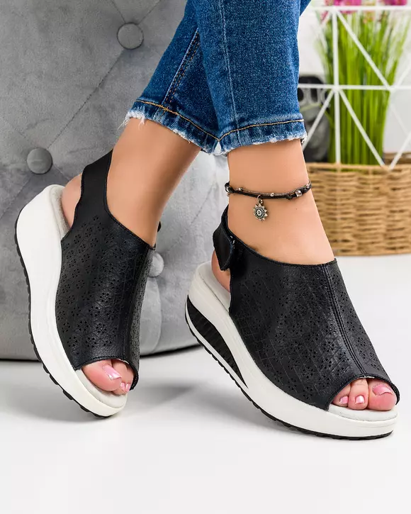 Sandale Piele Naturala Negre Cu Model Floral Si Scai PL-035