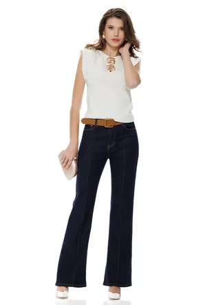 Bluza dama alba din vascoza premium cu umeri buretati si accesorii aurii spectaculoase