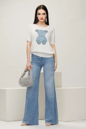 Bluza dama alba premium din vascoza cu ursulet de blug accesorizat cu paiete cristale si perla