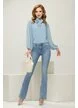Bluza dama bleu ciel cu buline cu esarfa innodata