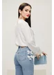 Bluza dama eleganta alba din voal premium cu jabou pliat si colier de perle