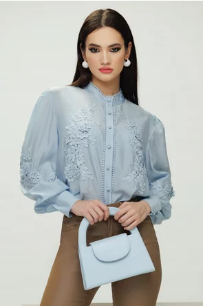 Bluza dama eleganta bleu de matase din tencel premium cu broderie aplicata