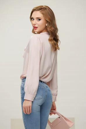 Bluza dama eleganta roz din voal premium cu jabou pliat si colier de perle