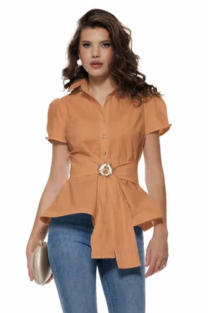 Camasa Fofy cappuccino peplum si cordon detasabil cu accesoriu metalic auriu