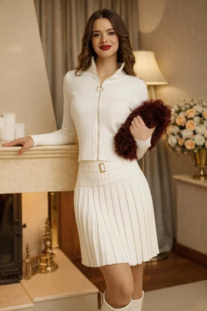 Compleu dama elegant din tricot crem premium fusta mini plisata si jacheta cu fermoar talie si mansete late