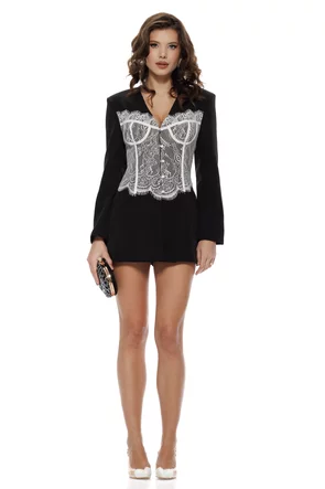 Compleu dama elegant negru cu aplicatii de dantela stil corset si pantalon scurt
