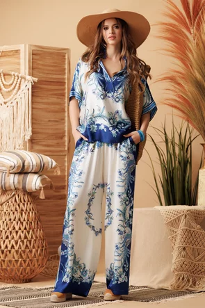 Compleu dama premium din matase naturala si vascoza satinata pantalon cu camasa imprimeu floral albastru