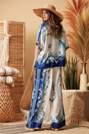 Compleu dama premium din matase naturala si vascoza satinata pantalon cu camasa imprimeu floral albastru