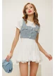 Crop top dama din tweed bleu accesorizat cu detalii metalice si perle