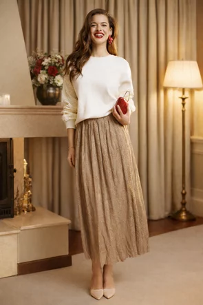 Fusta eleganta bej din dantela premium cu stralucire fina