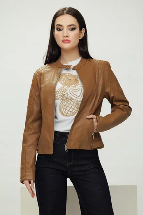 Geaca dama scurta din piele ecologica mocha mousse cu fermoare si cusaturi decorative
