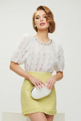 Bluza dama alba diafana din voal cu structuri florale 3D si colier din cristale