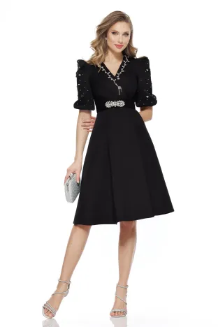Rochie de ocazie eleganta neagra din neopren cu decolteu si aplicatii de cristale si curea