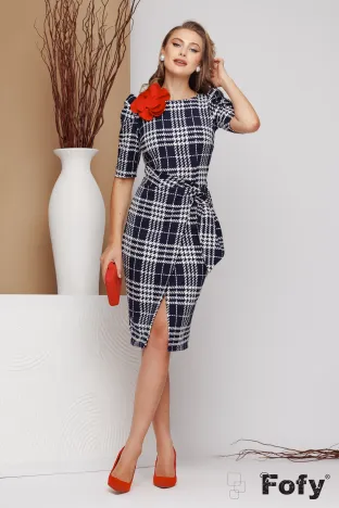 Rochie eleganta Fofy cu fusta petrecuta si nod stilizat in carouri cu floare rosie