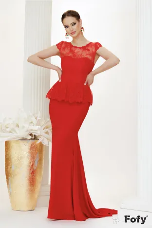 Rochie lungă rosie de ocazie  cu fusta asimetrica si bust cu peplum din dantela fina