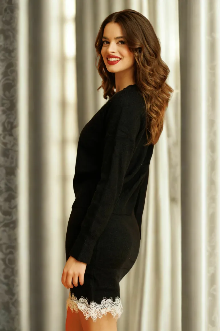Compleu dama elegant negru premium fusta  si jacheta cu insertii de dantela si nasturi perla picture - 3