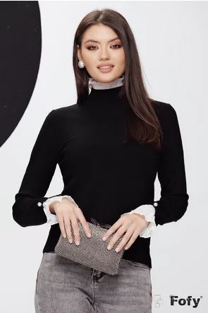 Pulover dama din tricot fin negru cu detalii de voal plisat si perluta la maneca
