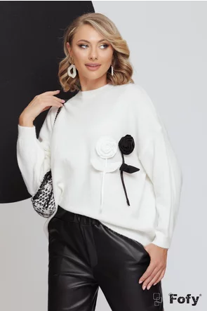 Pulover dama premium crem cu floricele alb negru