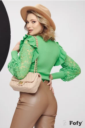 Pulover dama premium verde lime cu maneci din dantela brodata si volanas la umeri