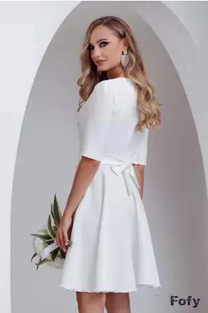 Rochie de cununie Fofy cu dantela brodata pe bust si brosa din cristale maxi