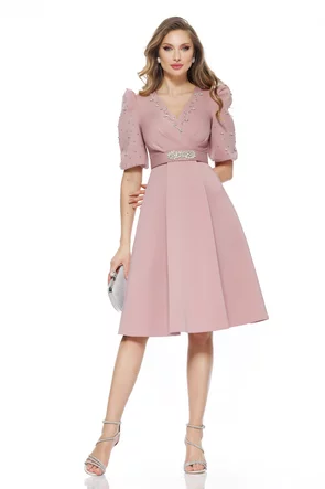 Rochie de ocazie eleganta roz din neopren cu decolteu si aplicatii de cristale si curea