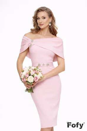 Rochie de ocazie eleganta roz din neopren pe umeri si cristale maxi