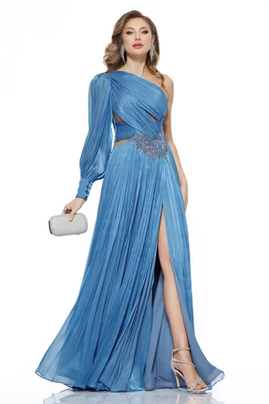 Rochie de ocazie lunga de LUX spectaculoasa pe un umar din voal satinat albastru ciel cu aplicatie premium din cristale argintii